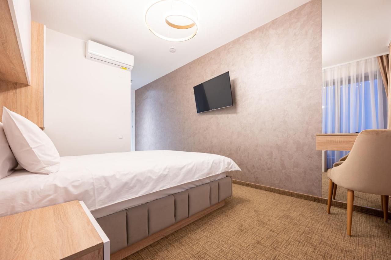 Hotel Klia Sînmartin Zewnętrze zdjęcie