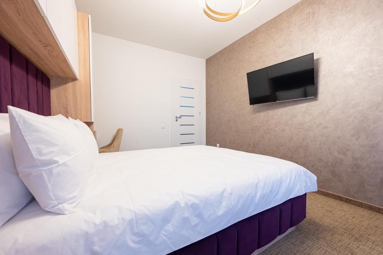 Hotel Klia Sînmartin Zewnętrze zdjęcie
