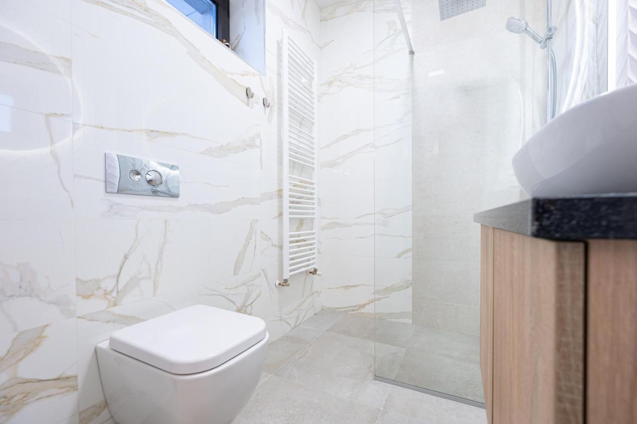 Hotel Klia Sînmartin Zewnętrze zdjęcie