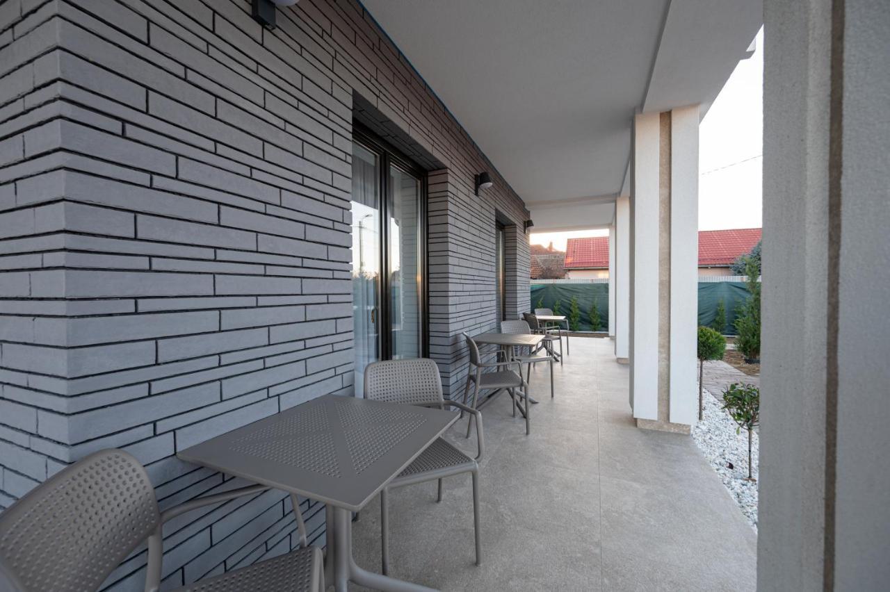 Hotel Klia Sînmartin Zewnętrze zdjęcie