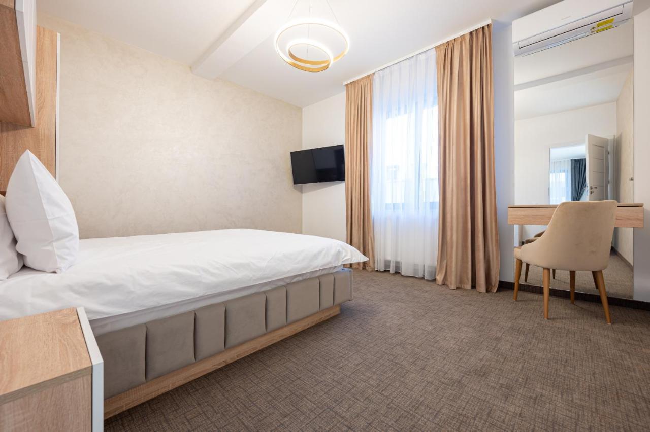 Hotel Klia Sînmartin Zewnętrze zdjęcie