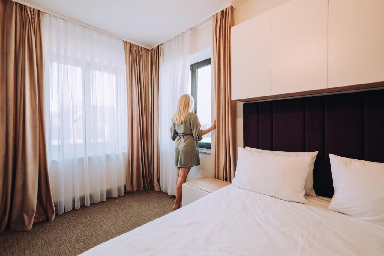 Hotel Klia Sînmartin Zewnętrze zdjęcie